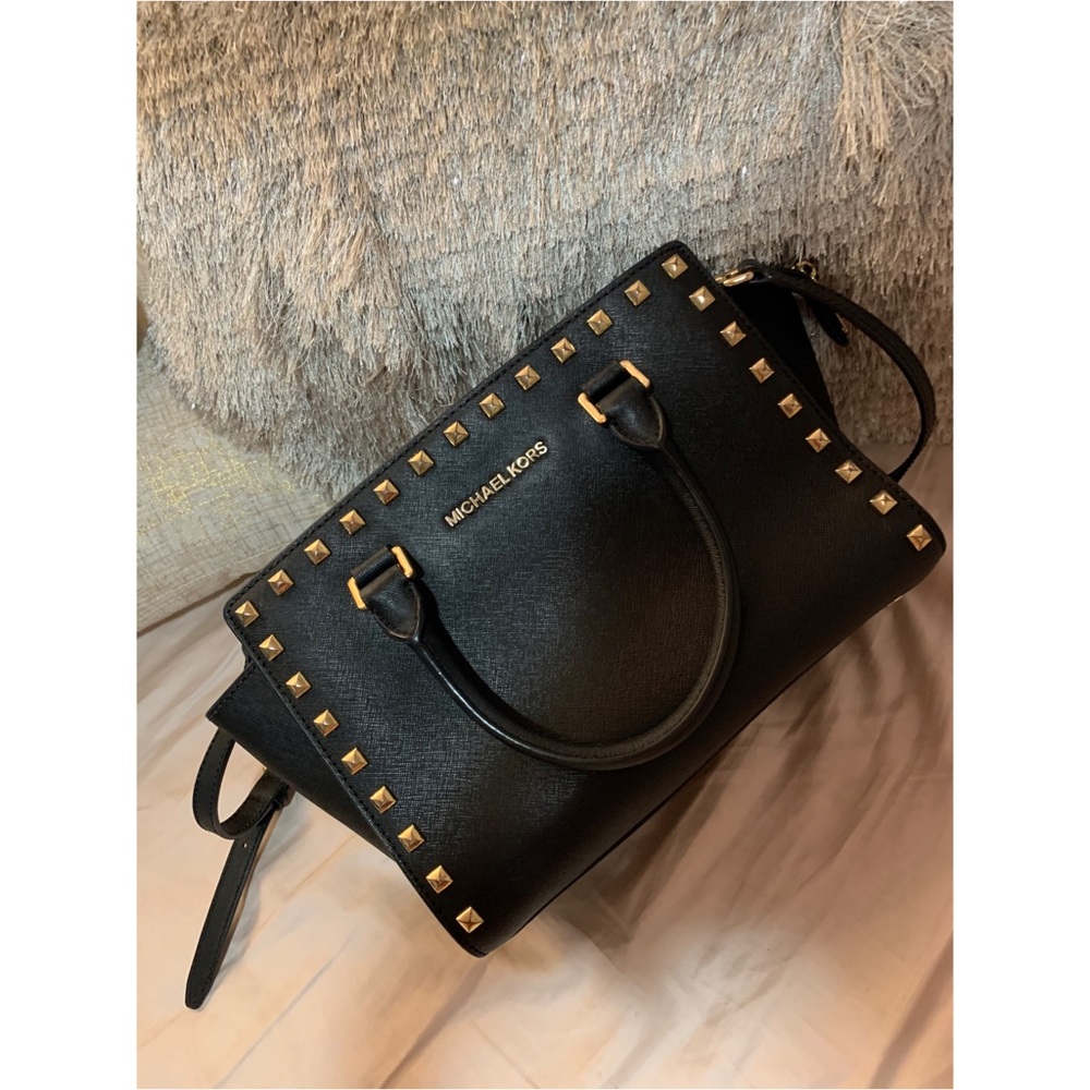 Cross body purse